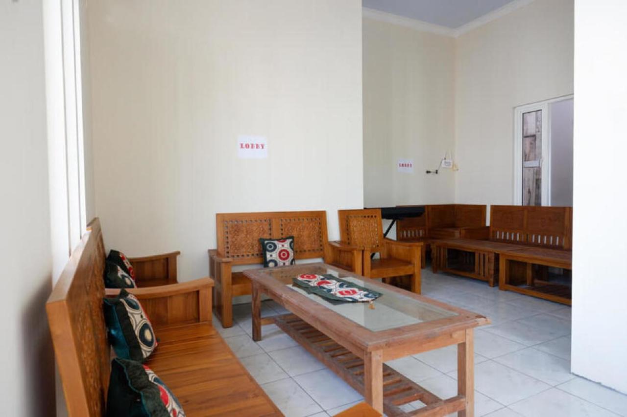 فندق Reddoorz @ Jalan Raya Kaliwungu Selatan Kendal المظهر الخارجي الصورة