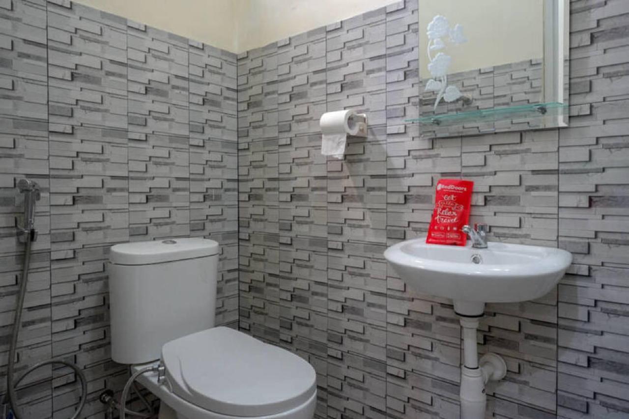 فندق Reddoorz @ Jalan Raya Kaliwungu Selatan Kendal المظهر الخارجي الصورة